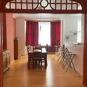 De Charme Dans Maison De Maitre Bruxelloise Bruselas